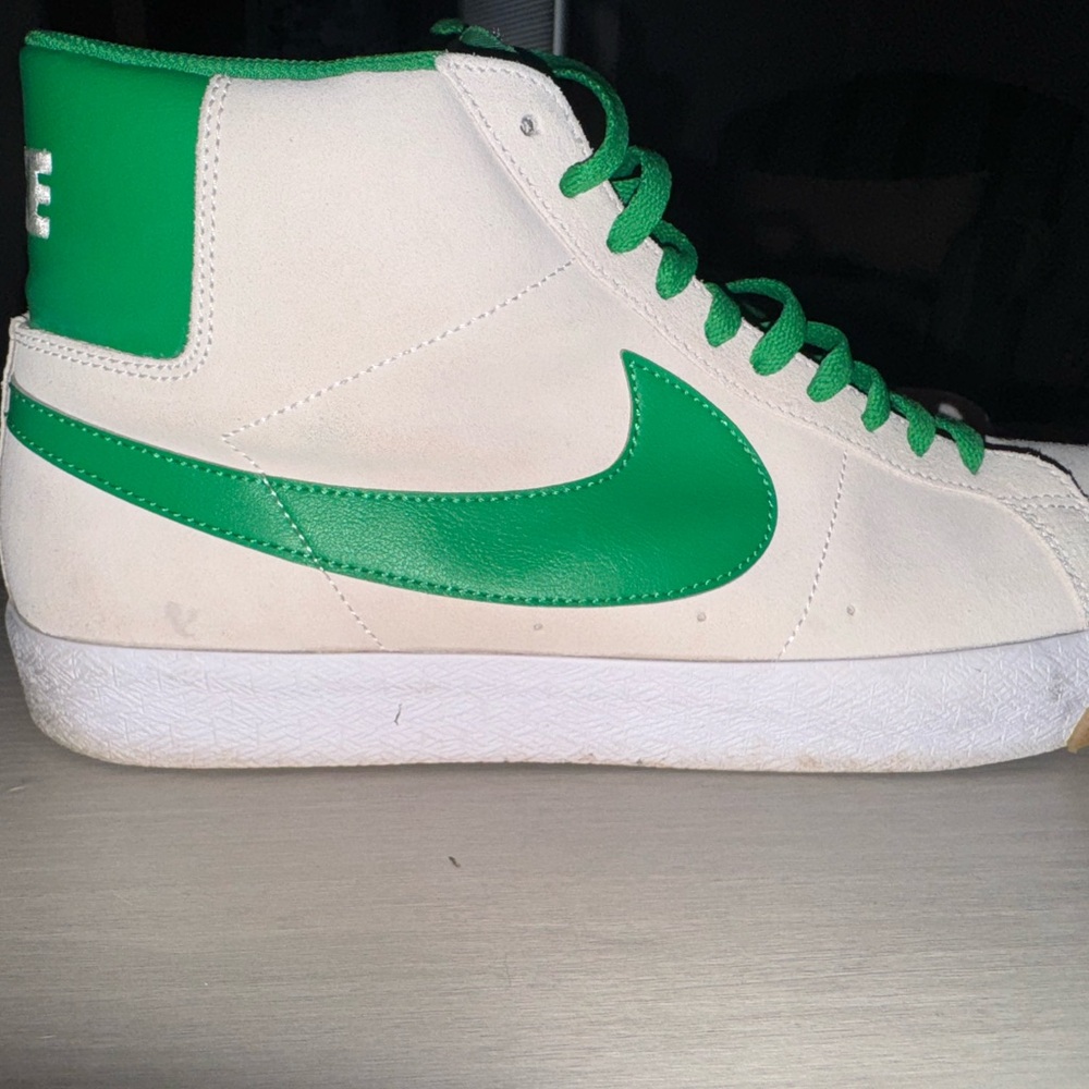 Nike SB Zoom Blazer Mid’s 
Size 12